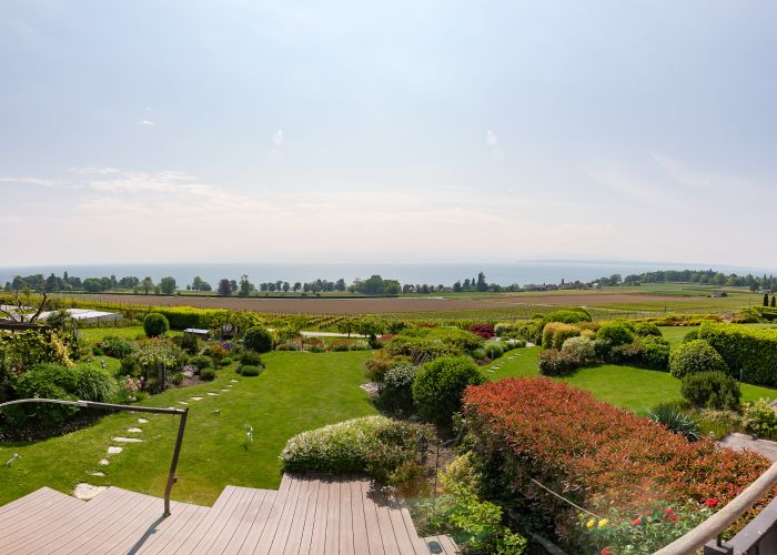 Hors du commun - Appartement triplex de 3.5 pièces, vue imprenable sur le lac, les Alpes et le Mont-Blanc
