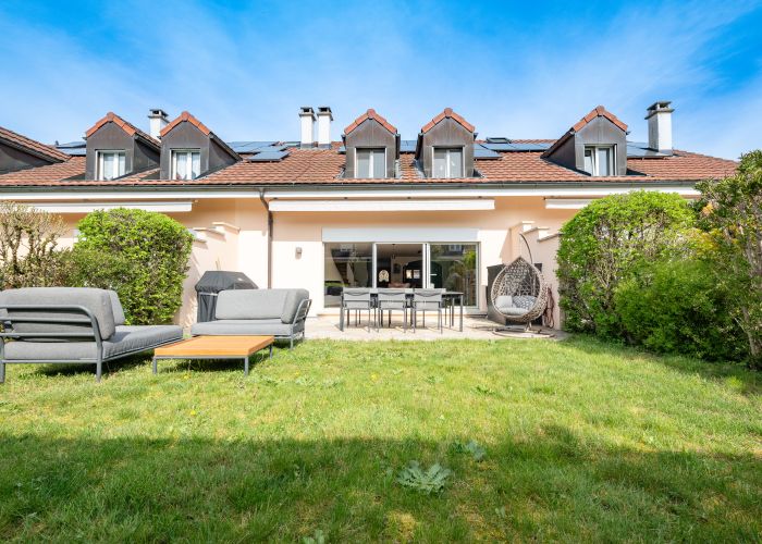 Charmante villa contiguë, jardin et terrasse