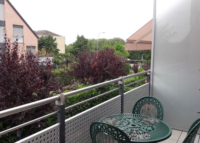 Appartement traversant de 3.5 pièces avec balcon
