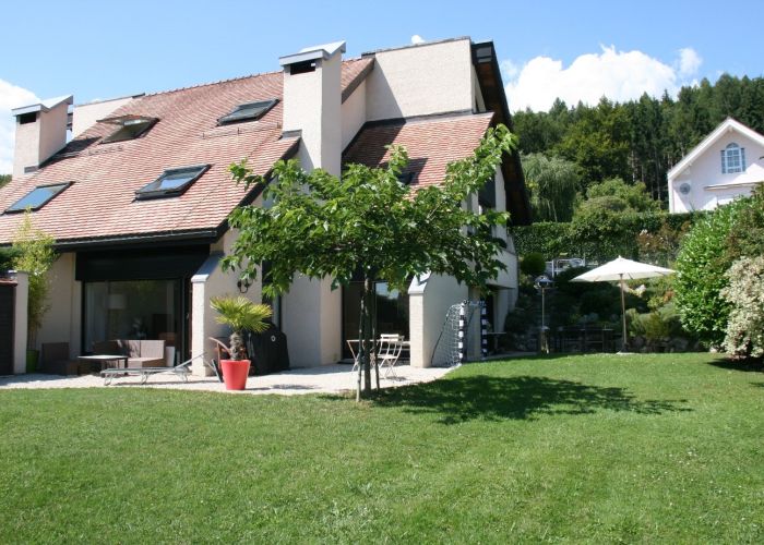Charmante villa jumelle avec vue sur le lac et les Alpes