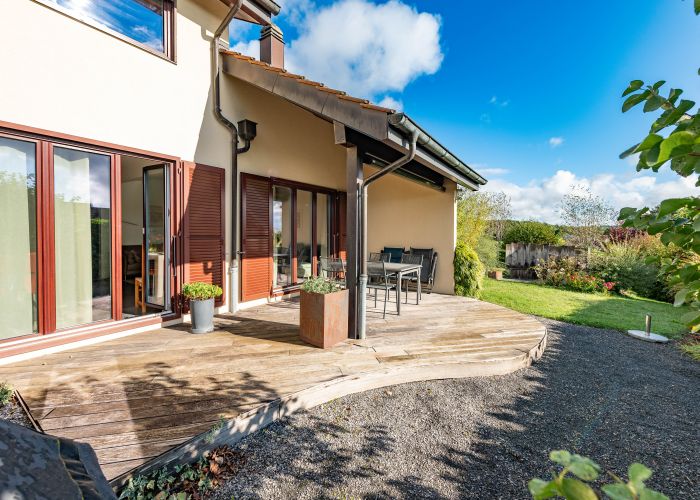 Villa jumelle de 5.5 pièces, jardin joliment aménagé