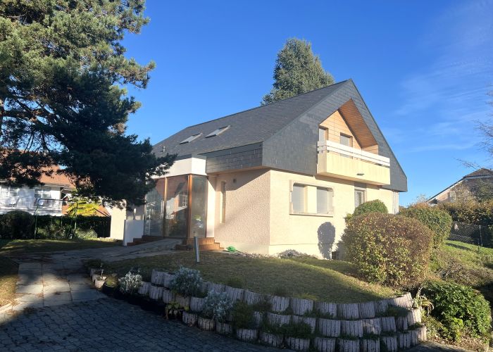 Maison individuelle de 6.5 pièces avec terrasse et jardin