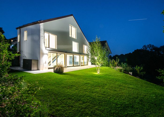 Très belle villa individuelle contemporaine neuve en lisière de forêt